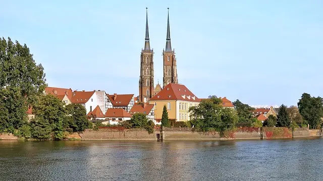 widok na Wrocław z brzegu